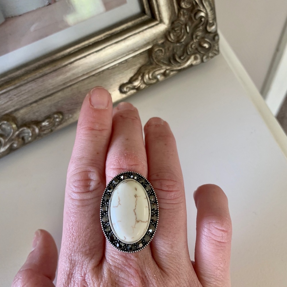 Oval Statement Ring - image 3